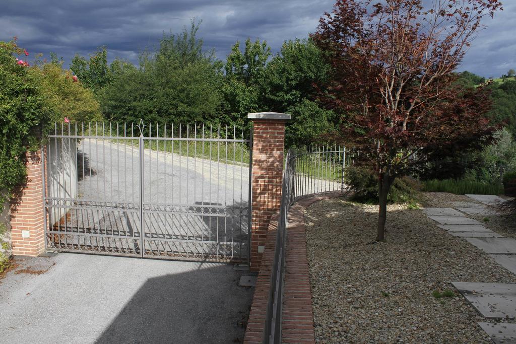 B&B Bricco Fiore Briaglia Bagian luar foto