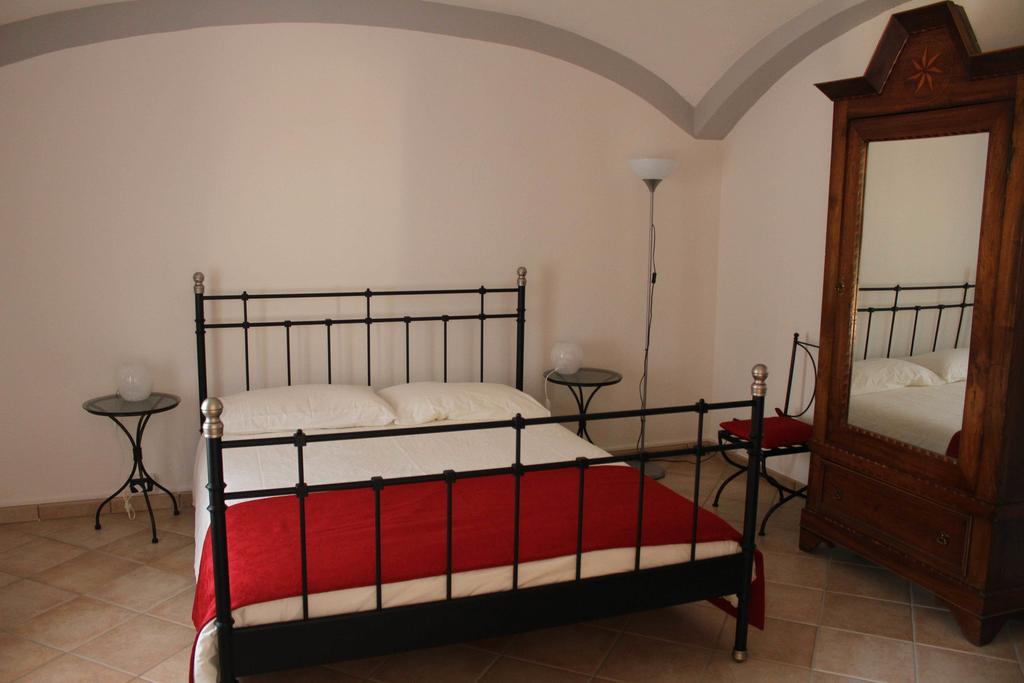 B&B Bricco Fiore Briaglia Ruang foto